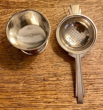Fine Art Deco Solid Sterling Silver Tea Strainer & Stand By Elkington & Co 1947