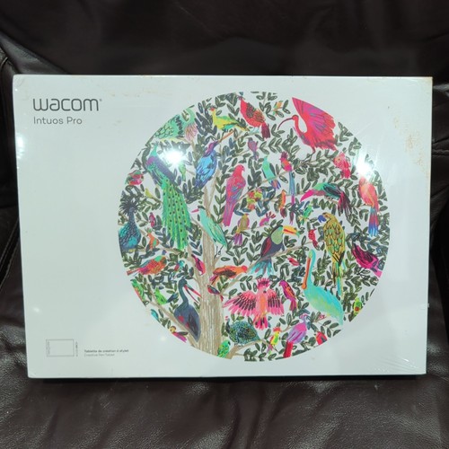 Wacom intuos pro - wacom, paper