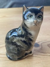 BABBACOMBE POTTERY DEVON, PHILIP LAURESTON 10cm BLACK/GREY/WHITE SITTING CAT EXC