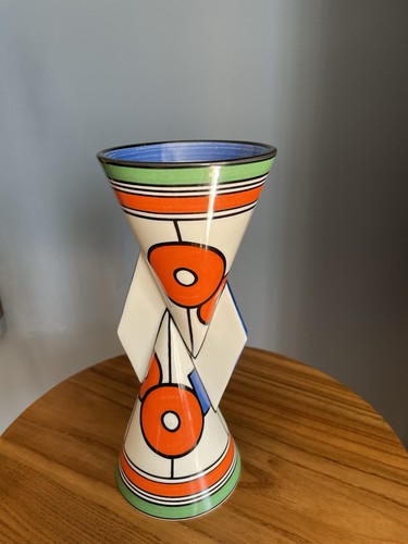 Wedgwood clarice cliff ltd - 9",