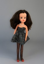 Vintage 1980s Stunning Brunette Pedigree Sindy Doll, Clothes & Shoes . VGC