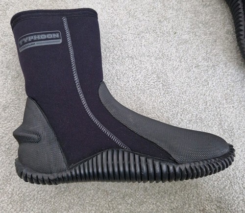 Two different sized - , boots