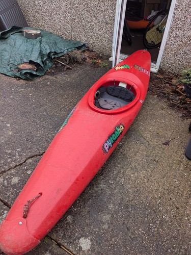 Small red pyranha - kayak, 285cm