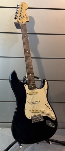 Black squier strat - black, affinity