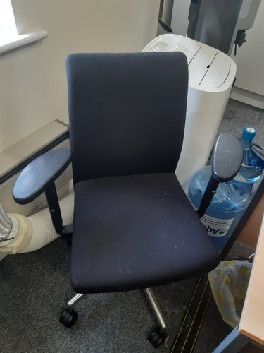 Black fabric office chair - fabric,