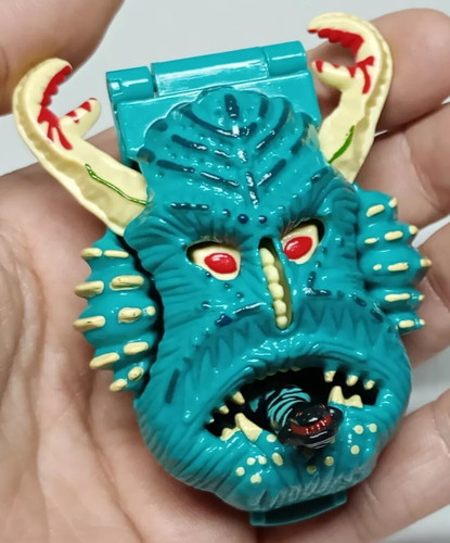 Mighty max horror heads sea - heads,
