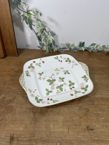 Wedgwood wild strawberry cake - wild,
