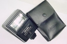 Minolta Auto 200X Hot Shoe Flash Flash Gun with Original Leather Case