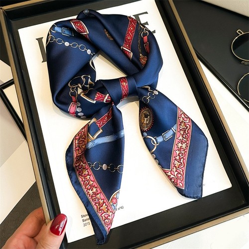 Luxury chain print - print, feel