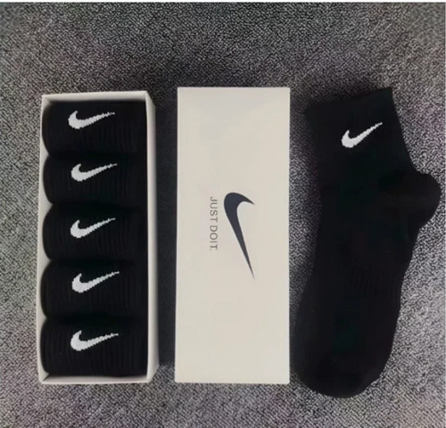 Nike socks pairs - 5,