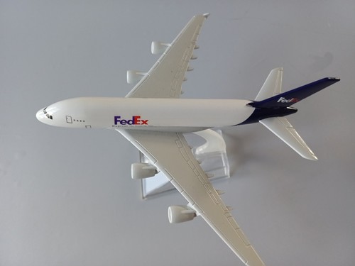 Diecast model airliner 520 - diecast,