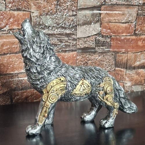 Wolf sculpture with steampunk - sculpture,