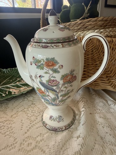 Wedgwood kutani crane - crane, lidded
