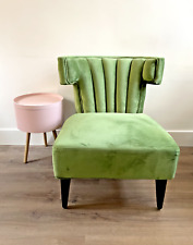 Elegant Green Velvet Armchair with Scalloped Back