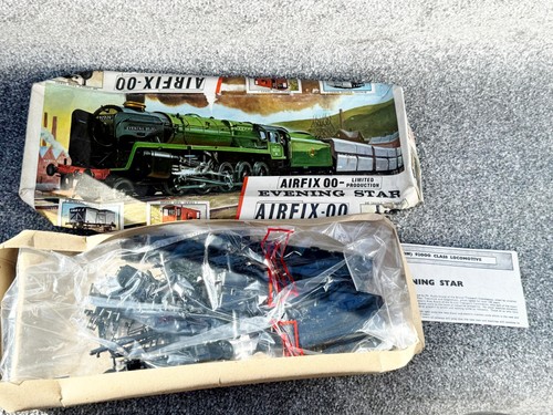 Vintage airfix model - vintage, airfix-00