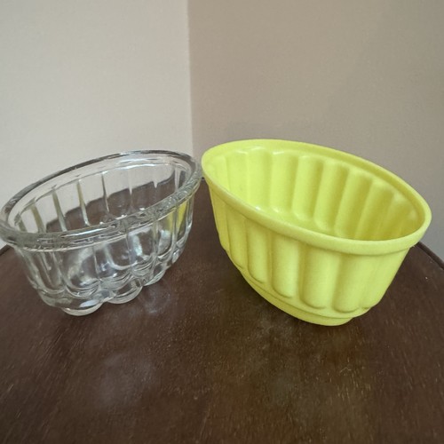 Two vintage retro collectable - vintage,