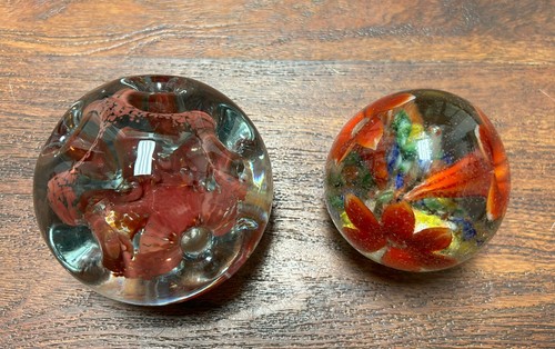 Glass paperweights set - set, 2