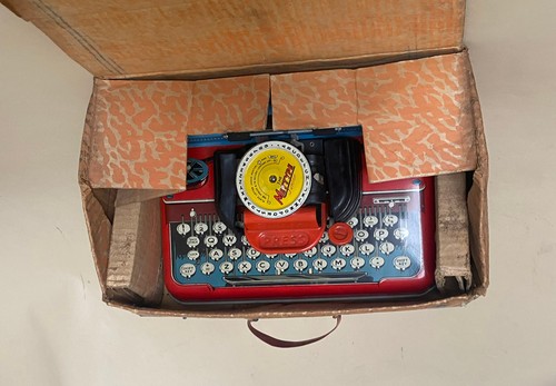 Mettoy typewriter early 1950s - mettoy,