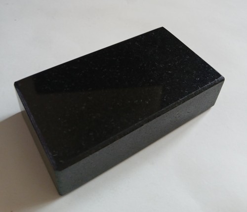 Black granite trophy base - black,