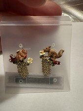 LES NEREIDES SQUIRREL WITH