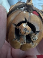 Antique Netsuke moving carved Mouse in a Pumpkin,glass eyes, Signed. 4.5x5cm