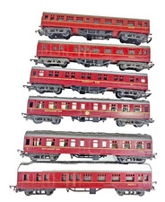 Rack Of 6 Triang TT Coaches