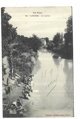 Lombez lavoir les - le,