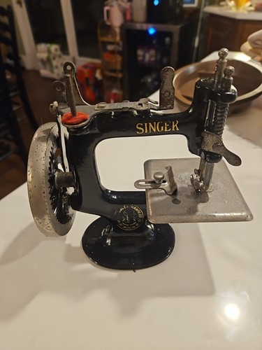 Singer toy sewing - toy,