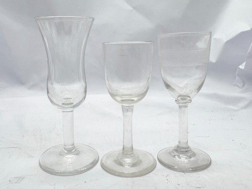 Antique drinking glasses - 3x,