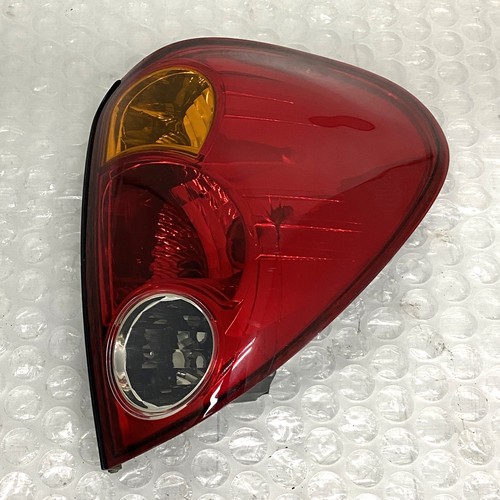 Right rear lamp damaged - /,