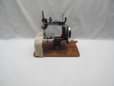 Vintage Essex? cast iron toy sewing machine