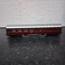 Hornby OO Gauge Maroon 3rd