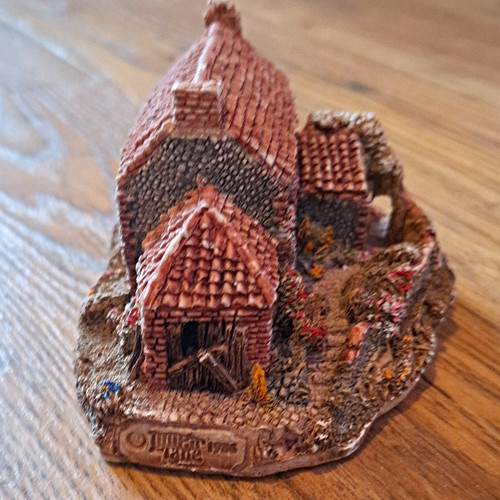Lilliput lane painted resin - lilliput,