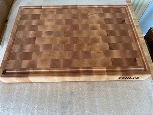 Eirlys studio end - end, grain