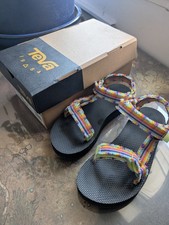 Teva midform fray size 4