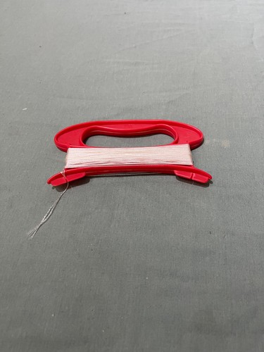 Red shape winder line string - d,