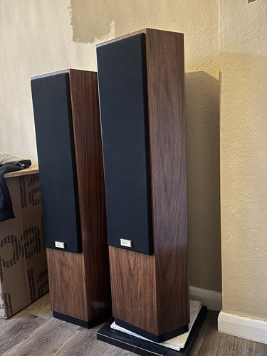 Floor standing speakers - floor,