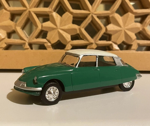 Diecast norev citroen green - citroen, ds