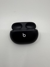 Beats Studio Buds charging