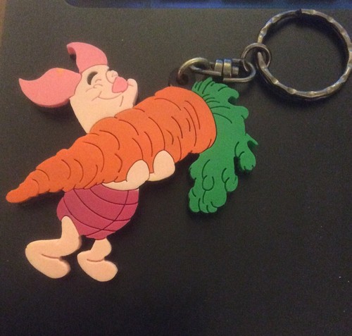 Piglet keyring - keyring,