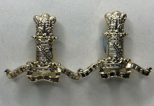 11th hussars collar badge pair - badge,