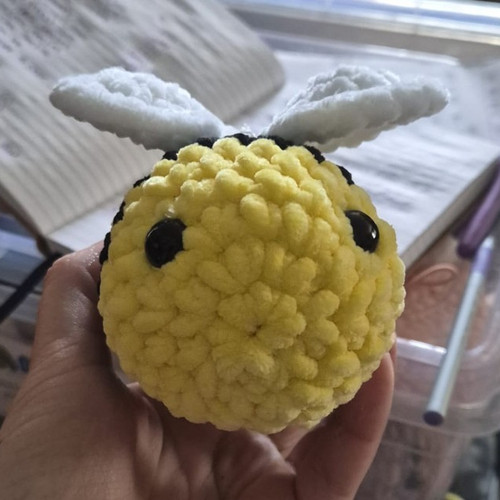 Mini plush bee soft toy - soft, white