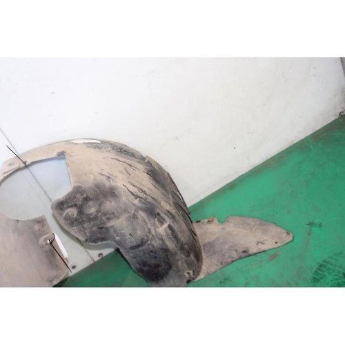 Left front wheel arch - front,