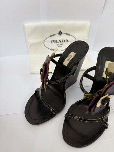 Prada black leather flower - black,