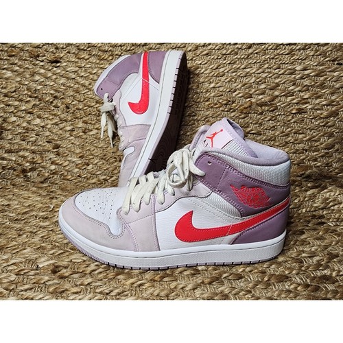 Nike air jordan mid - air,