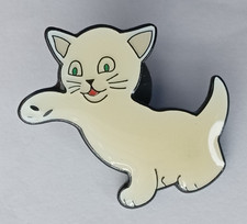 Cute Cat / Kitten Lapel Pin Badge.      PB5-942
