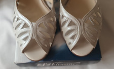 Fantastic Pavacini Ivory Italian Leather & Mesh Peep Toe Shoes size 6 / 39