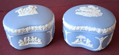 Vintage kidney shaped wedgwood - shaped,