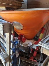 Tractor Cat 1 Spreader - Fertilizer, Salt, Seeds, Sand - Hydraulic openclose