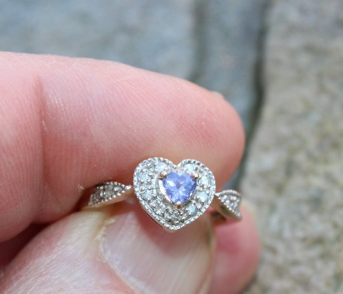 Vintage heart shaped 9ct - heart,